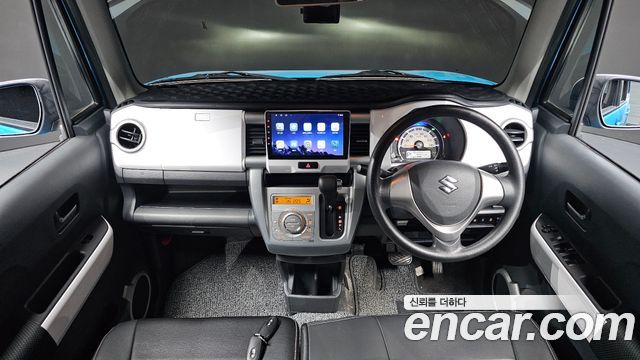 Suzuki Hustler — interior