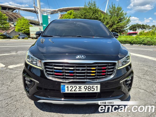 Kia Carnival — exterior
