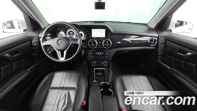 Mercedes-Benz GLK-Class — interior