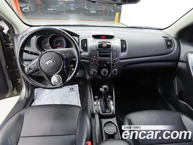Kia Forte — interior