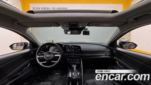 Hyundai Avante — interior