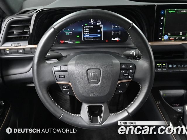 Toyota Crown — interior