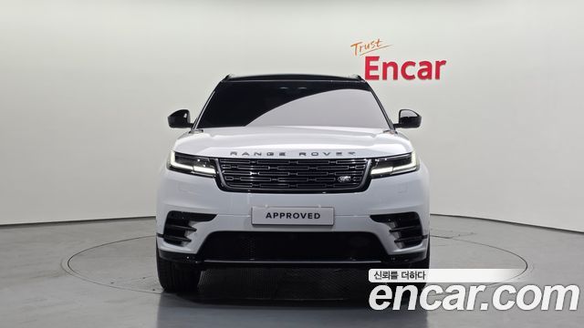 Land Rover Range Rover Velar — interior