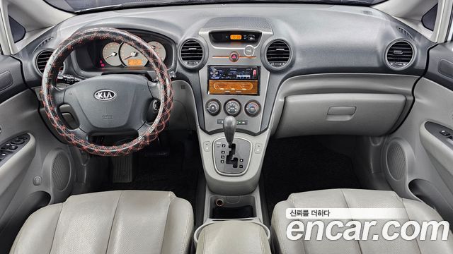 Kia Carens — interior