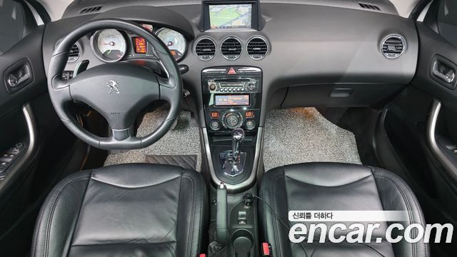 Peugeot 308 — interior