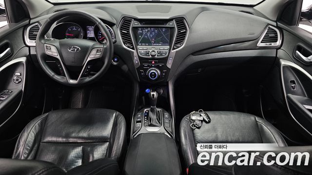 Hyundai Santa Fe — interior