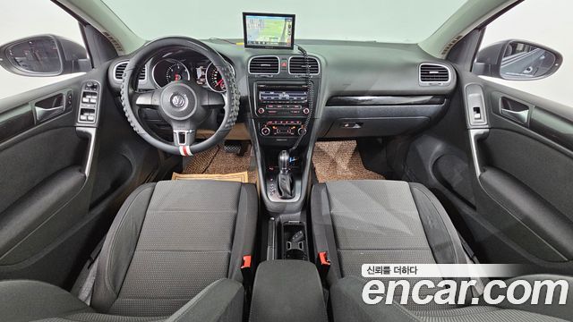 Volkswagen Golf — interior