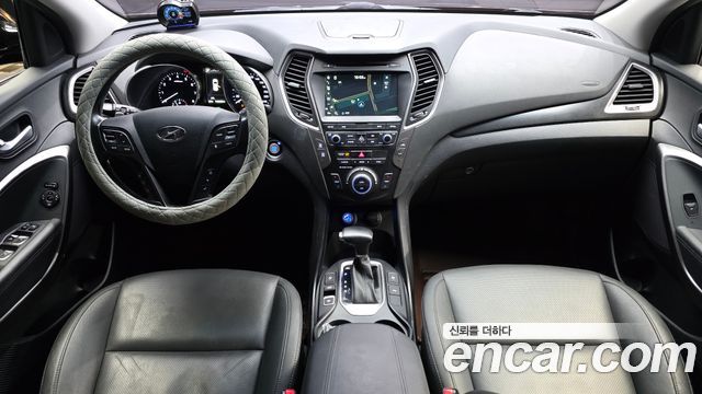 Hyundai Santa Fe — interior