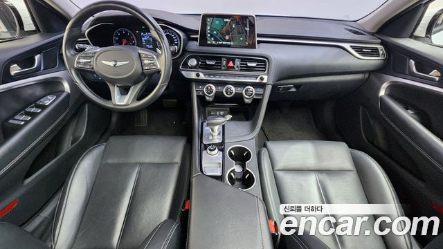 Genesis G70 — interior