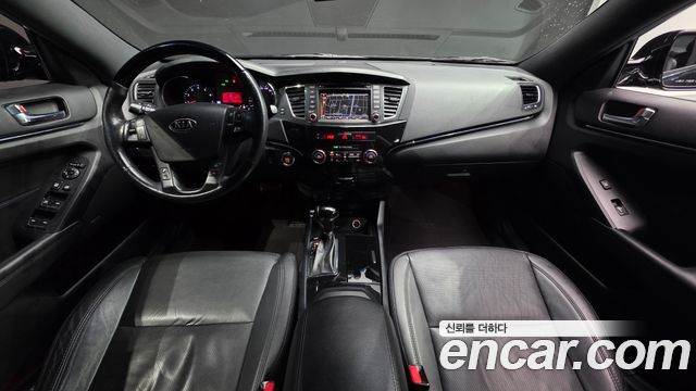 Kia K7 — interior