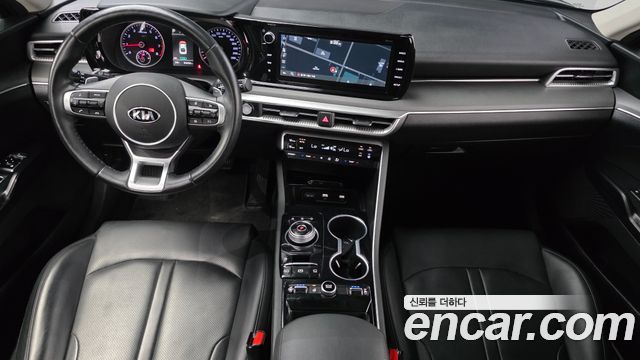 Kia K5 — interior