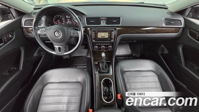 Volkswagen Passat — interior