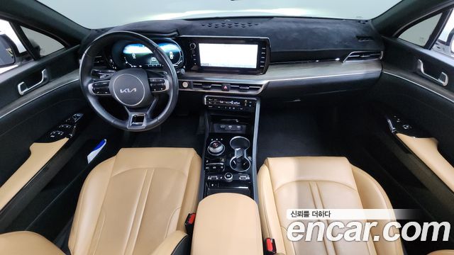 Kia K5 — interior