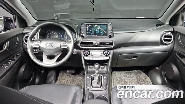 Hyundai Kona — interior