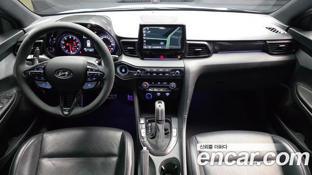 Hyundai Veloster — interior