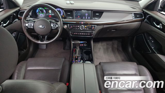 Kia K7 — interior