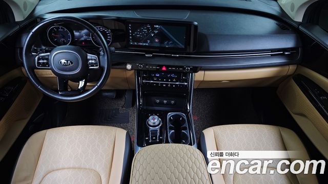 Kia Carnival — interior