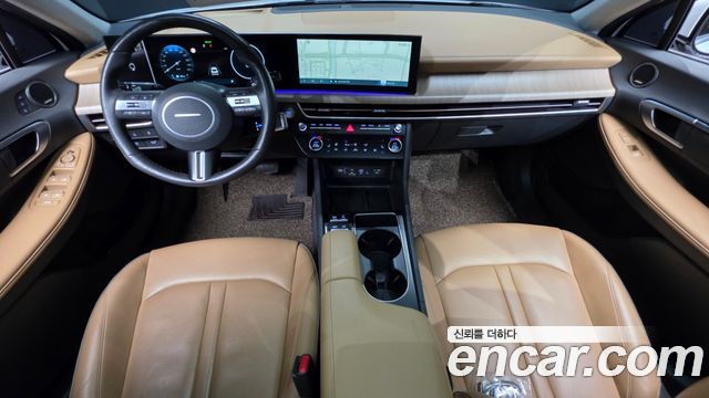 Hyundai Sonata — interior