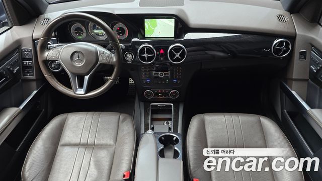 Mercedes-Benz GLK-Class — interior