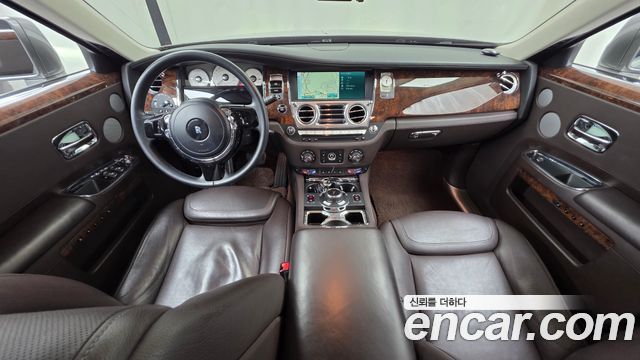 Rolls-Royce Ghost — interior