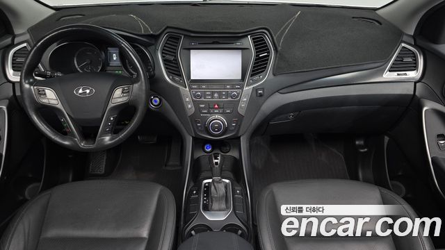 Hyundai Santa Fe — interior