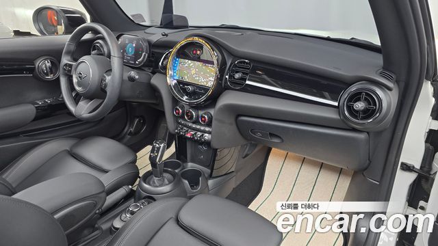 MINI Cooper Convertible — interior