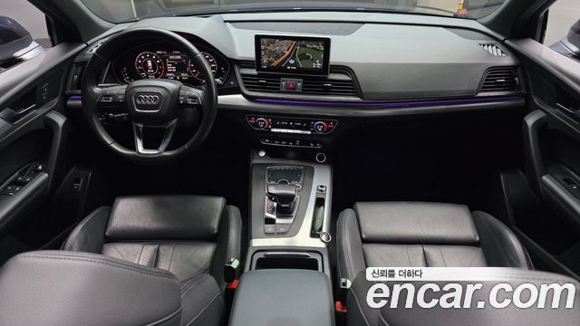 Audi Q5 — interior