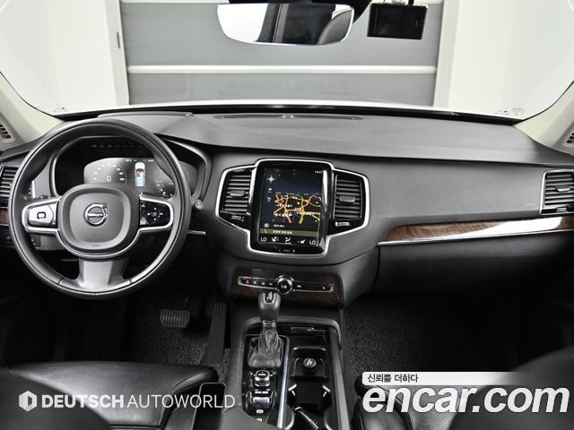 Volvo XC90 — interior