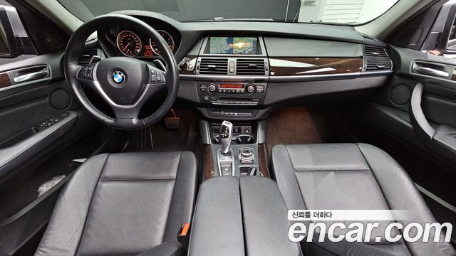 BMW X6 — interior
