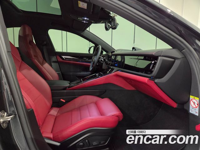 Porsche Panamera — interior