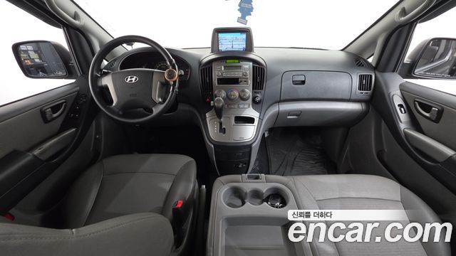 Hyundai Starex — interior