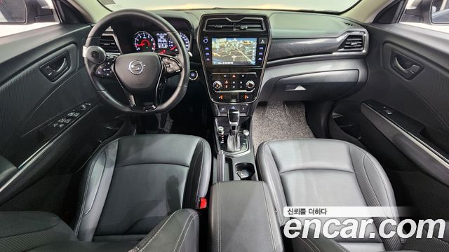 KG Mobility Tivoli — interior