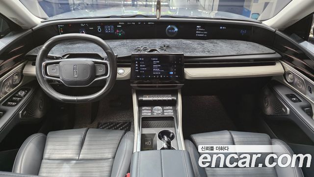 Lincoln Nautilus — interior