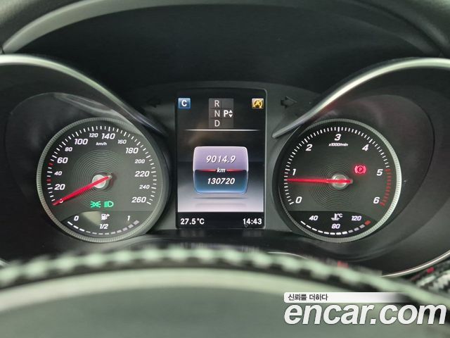 Mercedes-Benz C-Class — interior