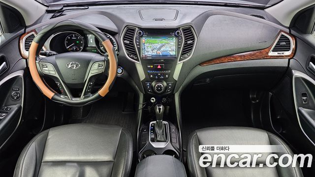 Hyundai Santa Fe — interior