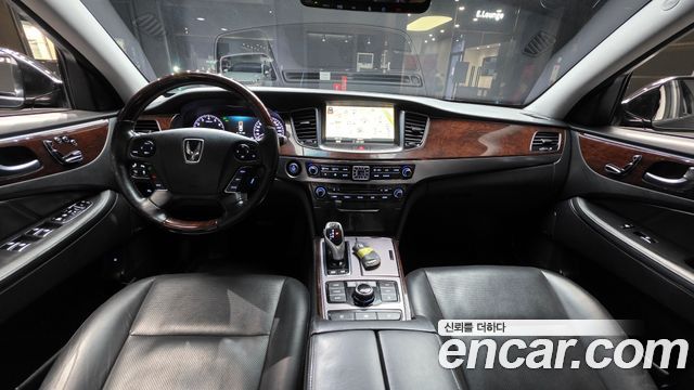 Hyundai Equus — interior