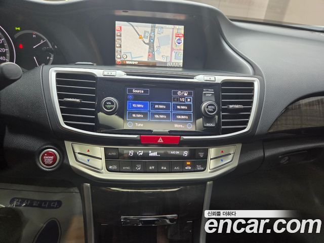Honda Accord — interior