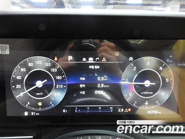 Kia Carnival — interior