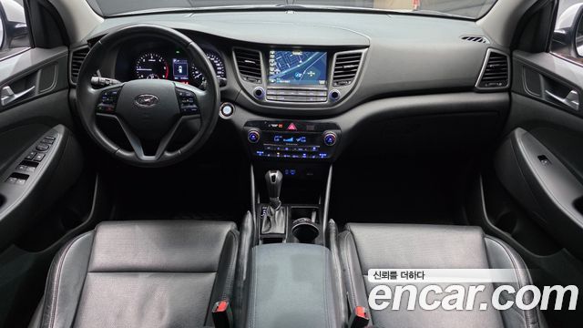 Hyundai Tucson — interior
