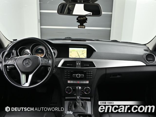 Mercedes-Benz C-Class — interior