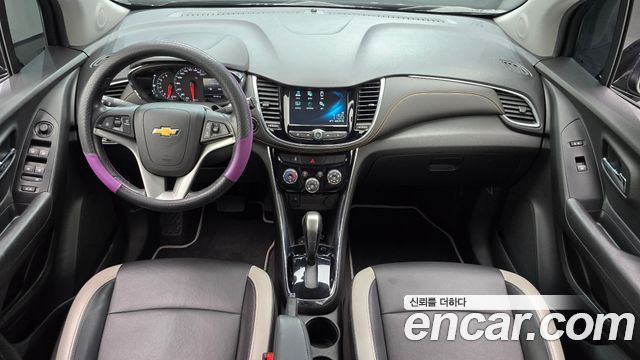 Chevrolet Korea Trax — interior