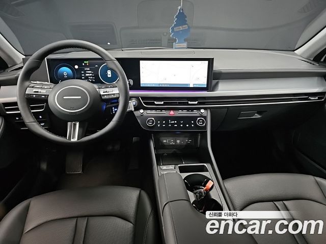 Hyundai Sonata — interior