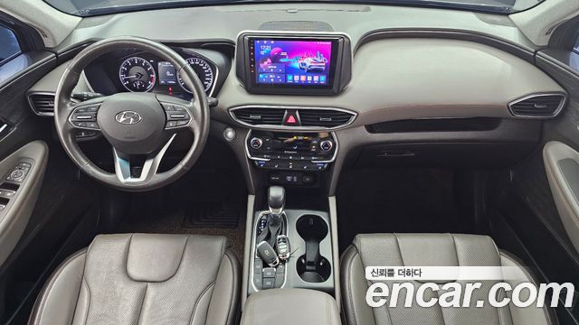 Hyundai Santa Fe — interior