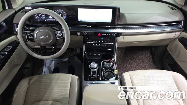 Kia Carnival — interior
