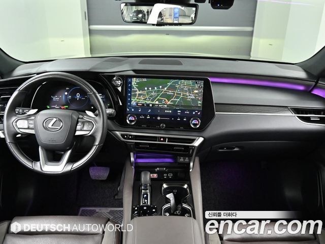 Lexus RX — interior