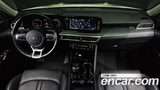 Kia K5 — interior