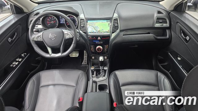KG Mobility Tivoli — interior
