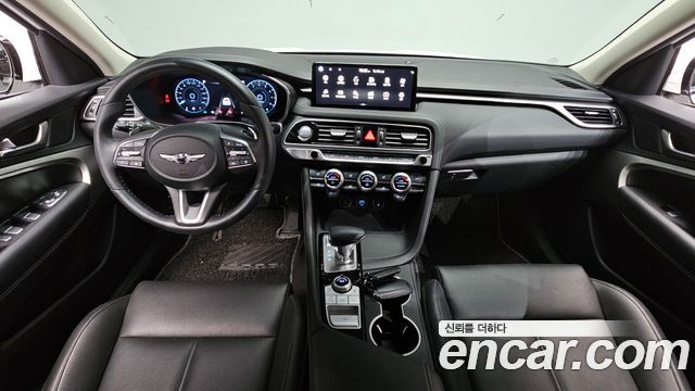 Genesis G70 — interior