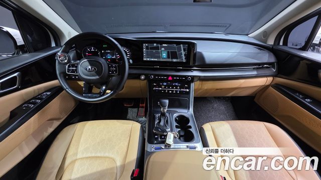 Kia Carnival — interior