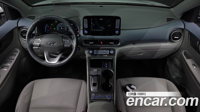 Hyundai Kona — interior